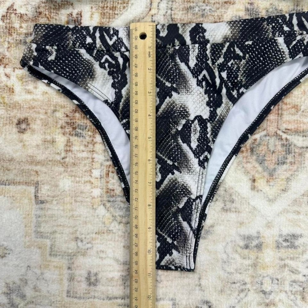 NEW Womens Small Bikini Set Black & White Snakeskin Print Bralette Cheeky Bottom - Picture 7 of 8